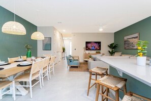 Dining - 4 Bedrooms, 4.5 bathrooms Townhouse (Four Corners)
