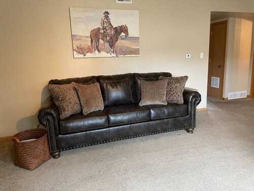 2 BD in North Laramie