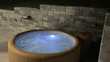 Bain à remous extérieur