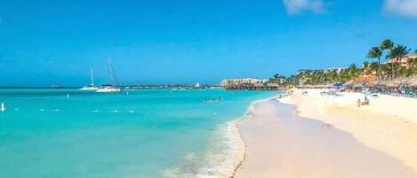 Beach nearby, sun-loungers, beach towels