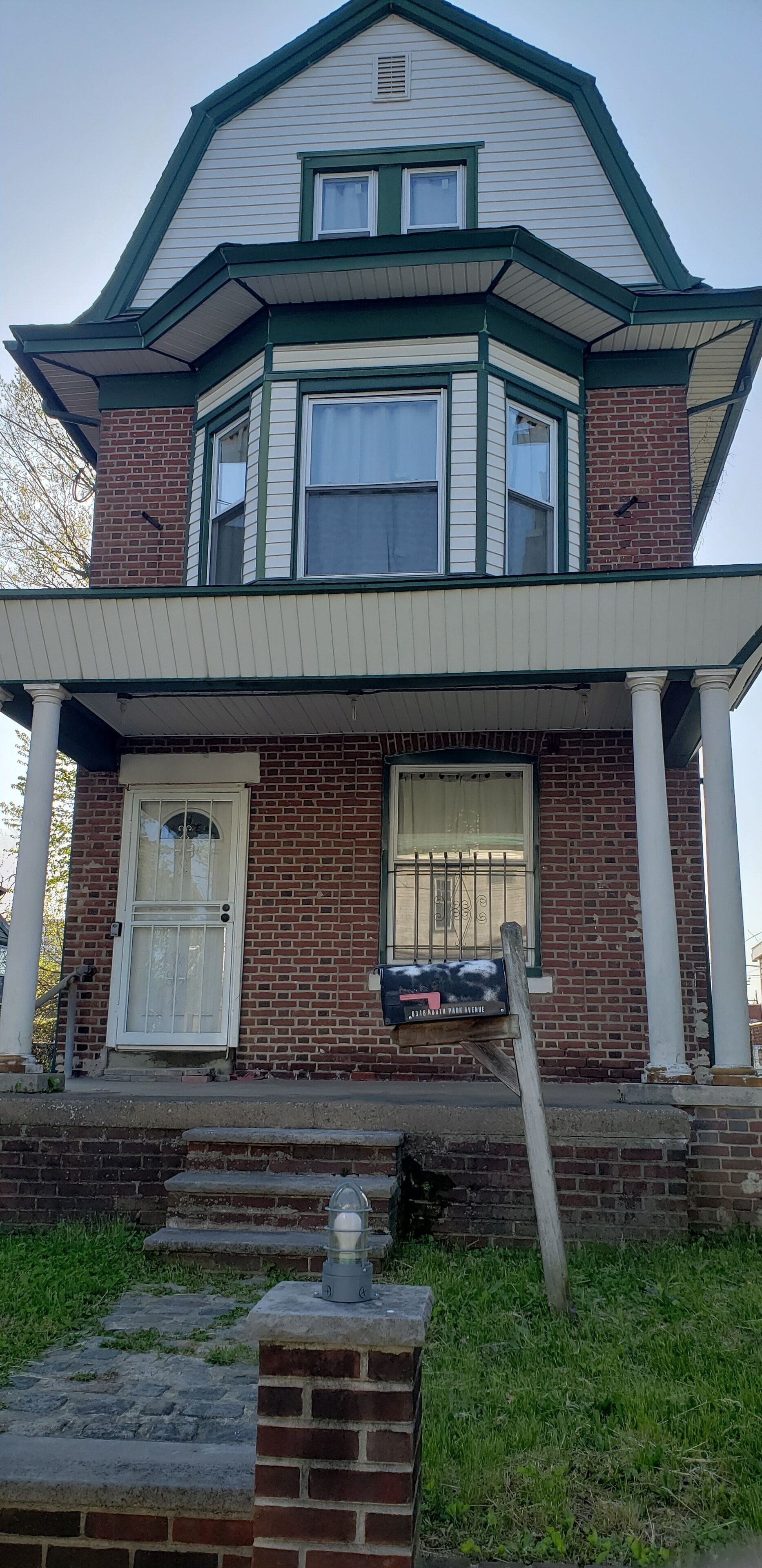 Beautiful 5 Bedroom,  3 Full Ba, Off St Parking East Oak Lane, Philadelphia, PA