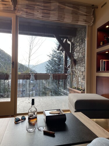 Chic apartment with panoramic view HUT 008087