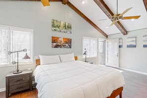 5 makuuhuonetta, työpöytä, internet, vuodevaatteet