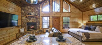 
Beautiful Broken Bow Luxury Cabin near Casino and all amenities 