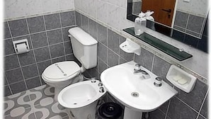 Bathroom - HOTEL APART EL FARO (Santa Rosa)
