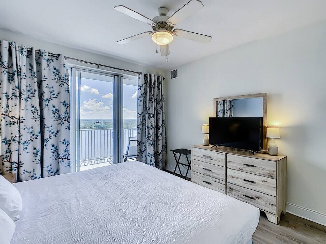 3 bedrooms, iron/ironing board, WiFi