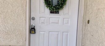 Great location, beautiful, cozy and relaxing home. Very close to the river