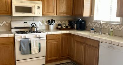 Great location, beautiful, cozy and relaxing home. Very close to the river