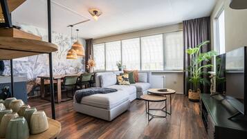 Deluxe Apartment | Living area