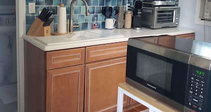 Cozy Beach Getaway - 1000' from Ocean/Boardwalk; 6 blocks from LIRR