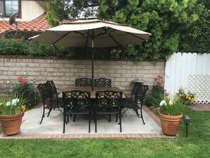 Outdoor dining