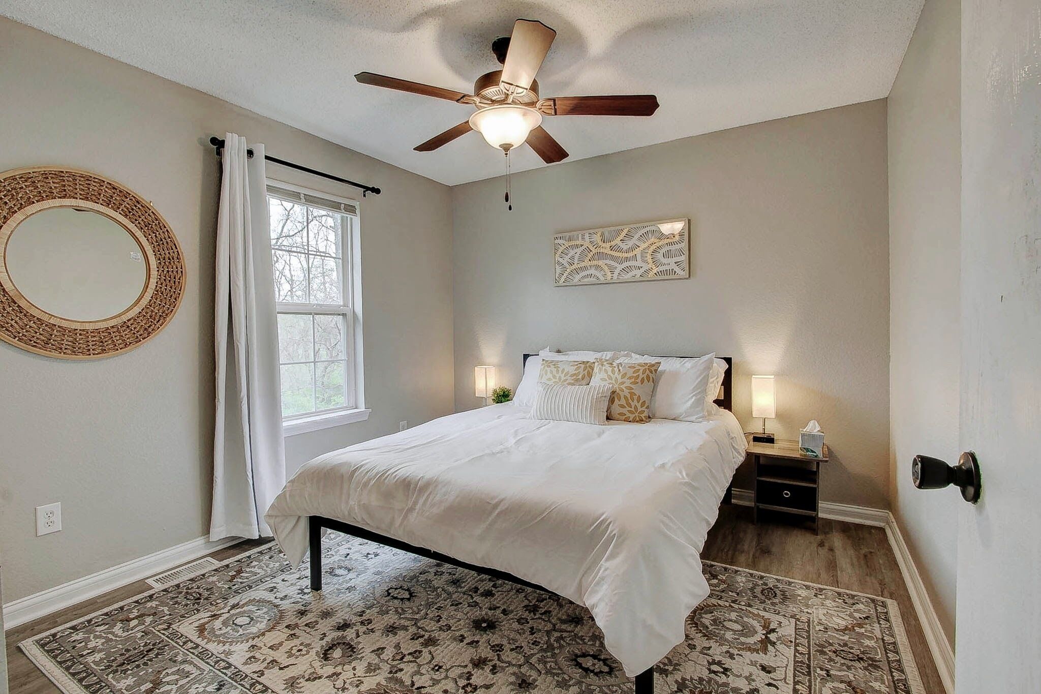 3 bedrooms, desk, iron/ironing board, free WiFi