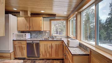 Micro-ondes, four, plaque de cuisson, lave-vaisselle