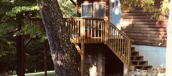 Trout fishing enthusiasts -- minutes from the stream!