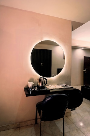 Super Deluxe Room | Iron/ironing board, free WiFi, bed sheets