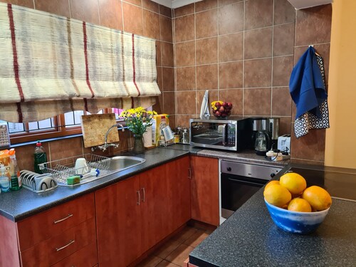 Quaint Quiet Cottage in Johannesburg