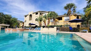 Piscine extérieure, piscine chauffée