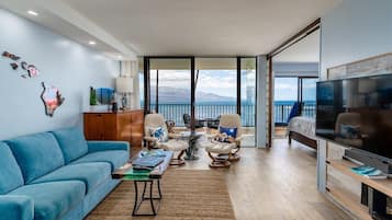 Una televisión, una oficina