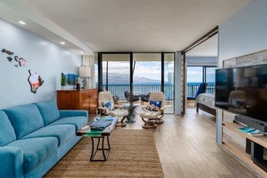TV, offices - Oceanfront condo with pool | Central Maui (Wailuku)