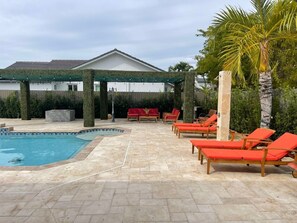 Outdoor pool, a heated pool - LUXURY VILLA (Miami)