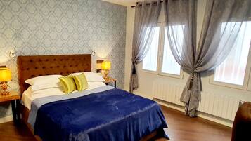 1 bedroom, iron/ironing board, internet, bed sheets