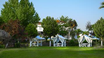 Deluxe Double or Twin Room | Garden view