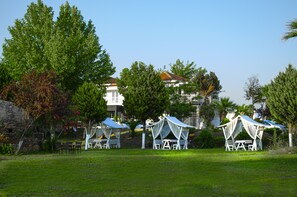 Habitación Deluxe con 1 cama matrimonial o 2 individuales | Vista al jardín