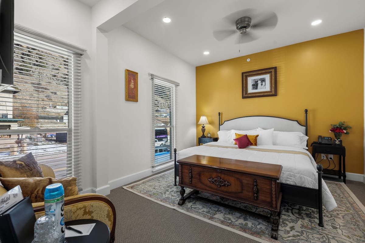 Honeymoon Room, 1 King Bed | Premium bedding, down comforters, pillowtop beds, individually decorated