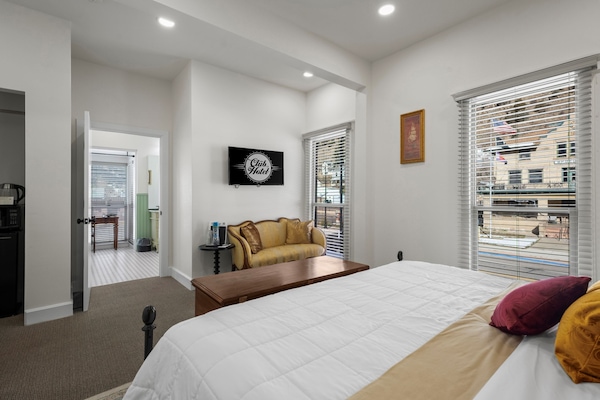 Habitación de luna de miel, 1 cama King size | Ropa de cama de alta calidad, edredón y camas con pillow-top