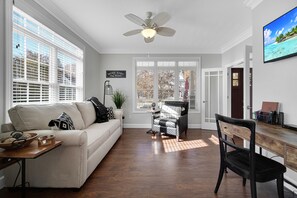 Smart-tv en een open haard