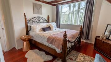 3 slaapkamers, een kluis op de kamer, een bureau