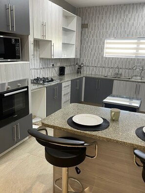 Dining tables, kitchen islands - Escape-Go Hidden Nest (Harare)