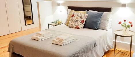 2 dormitoris, escriptori, planxa i posts de planxar i wifi gratuïta