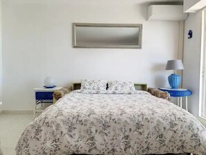 1 bedroom, iron/ironing board, free WiFi, wheelchair access - Studio sea view 1st line Cap d'Agde Rochelongue (Agde)
