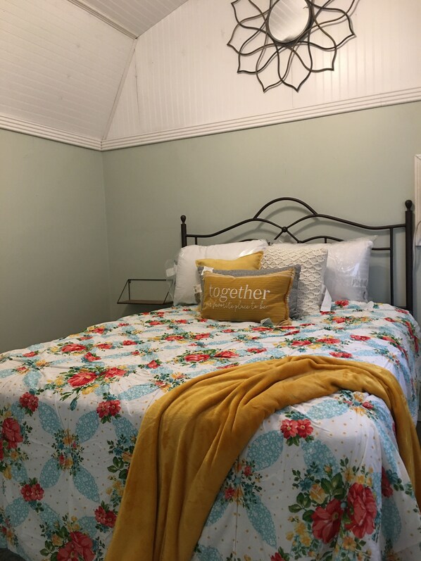 1 habitación, tabla de planchar con plancha, wifi gratis y ropa de cama 