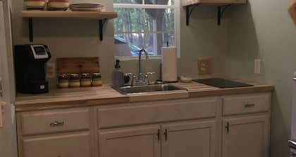 The Cranny @ Cookson —Tiny House Experience!! Night, week & monthly stays