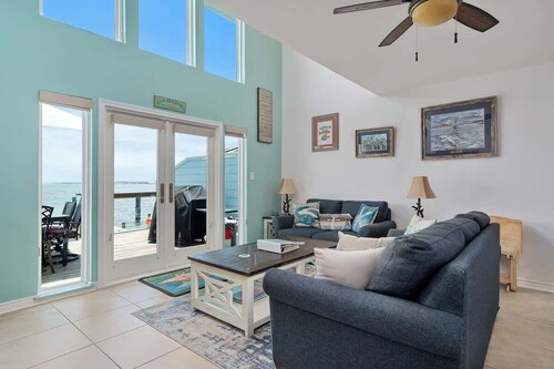 Key Allegro W/ Bay View, Pier & Boat Slip! Community Pool