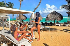 Beach - 14BR Beach Villa with 4 Pools and 2 Jacuzzis (Punta Cana)