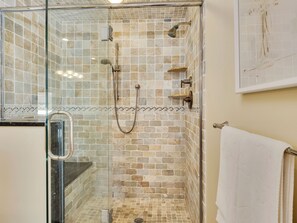 Bathtub, hair dryer, toilet paper - Stunning 1 floor, 4 BDRM 3 bath,  AC, Deed Beach, Boat Launch, Fish, Ferry, Fun! (Barnstable)