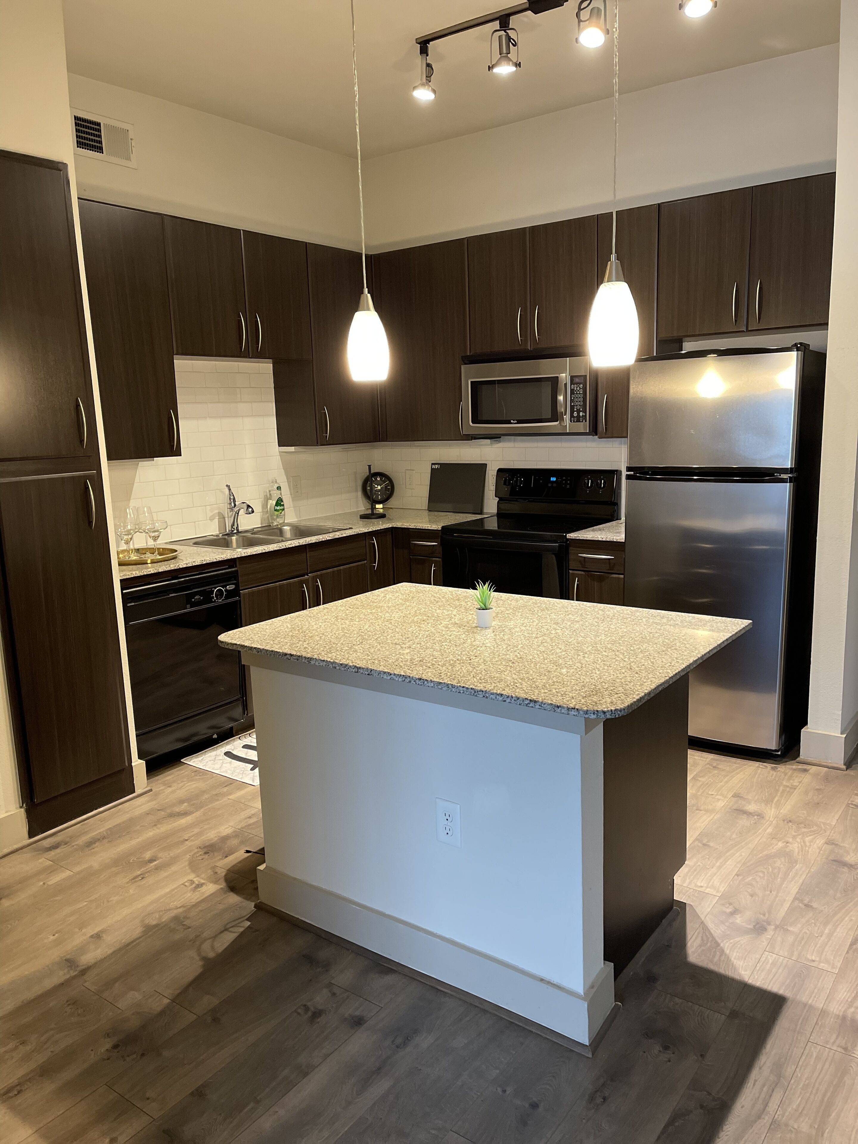 Microwave, dishwasher, cookware/dishes/utensils