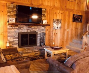 Smart TV, fireplace