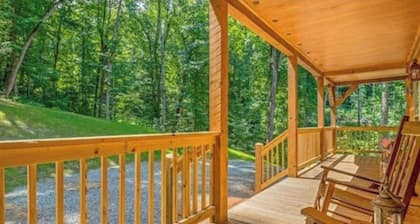 Private Cozy DOG FRIENDLY Cabin Home Surrounded by a Variety of Beautiful Trees