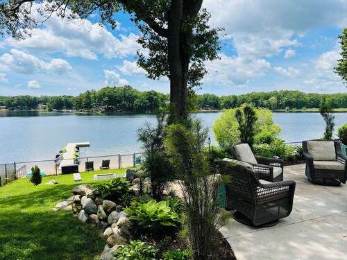 Hidden Lake Fall Retreat Private Beach, 6 Kayaks & Fire Pit, Hart Lake