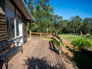 Terrace/patio - Cottage-Yarra Valley-10 Acres-Breakfast Inc-15 Mins From Healesville & Warburton (Don Valley)
