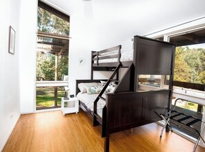 2 bedrooms, desk, iron/ironing board, travel cot