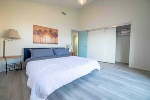 2 bedrooms, iron/ironing board, travel cot, free WiFi