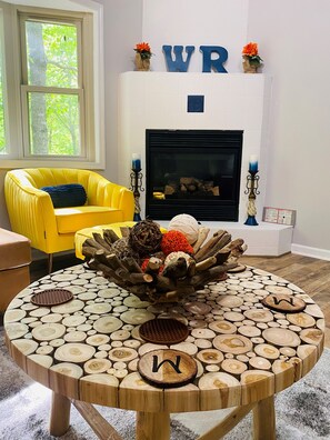 Interior - Lake Lure Retreats~Whitney's Retreat - Rumbling Bald Resort, hot tub (Lake Lure)