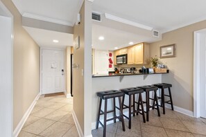 Fridge, microwave, oven, stovetop - 2 bed/2 bath, Pool, Just Steps to Biloxi Beach (Biloxi)