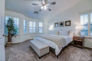 4 habitaciones, escritorio, tabla de planchar con plancha y wifi gratis 
