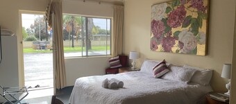 Temora Motel